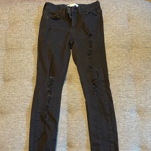 Mudd Juniors, size 1 ripped skinny jeans.